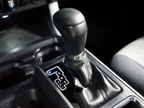 Used 2020 Toyota Tacoma TRD Off-Road w/ Technology Package image 21