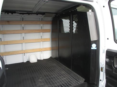 Used 2024 Chevrolet Express 2500 w/ Driver Convenience Package image 10