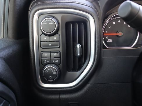 Used 2022 Chevrolet Silverado 3500 LT w/ Convenience Package image 8