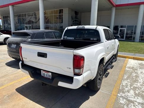 Used 2020 Toyota Tacoma SR5 w/ Technology Package AWD/4WD image 8