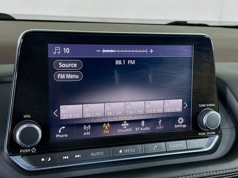 Used 2023 Nissan Rogue SV image 21