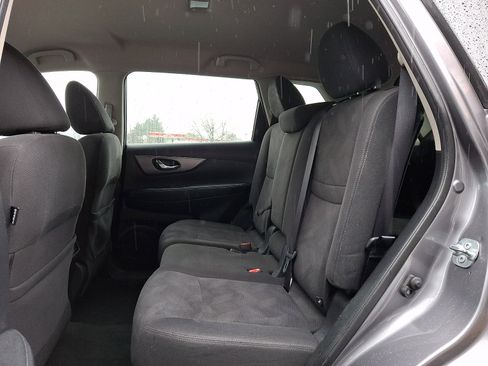 Used 2016 Nissan Rogue SV w/ SV Premium Package image 10