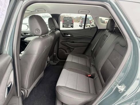 Used 2025 Chevrolet Trax LT image 12