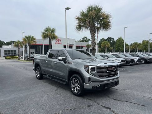Used 2023 GMC Sierra 1500 SLT w/ SLT Convenience Package AWD/4WD image 2