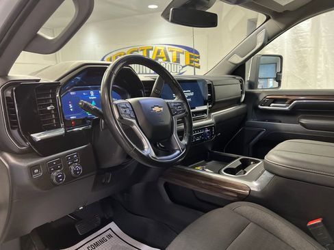 Used 2024 Chevrolet Silverado 2500 LT image 24