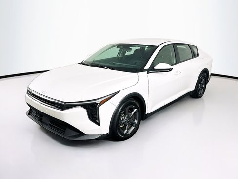 Used 2025 Kia K4 FWD image 3