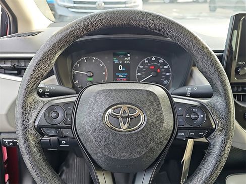 Used 2025 Toyota Corolla LE image 19