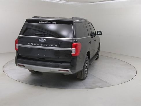 Certified 2024 Ford Expedition XLT image 16