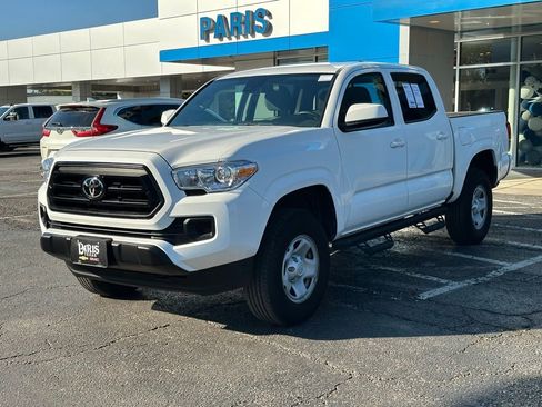 Used 2022 Toyota Tacoma SR image 3