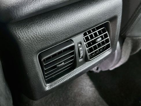 Used 2025 Toyota Camry SE FWD image 27
