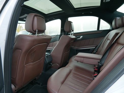 Used 2015 Mercedes-Benz E 400 4MATIC Sedan image 17