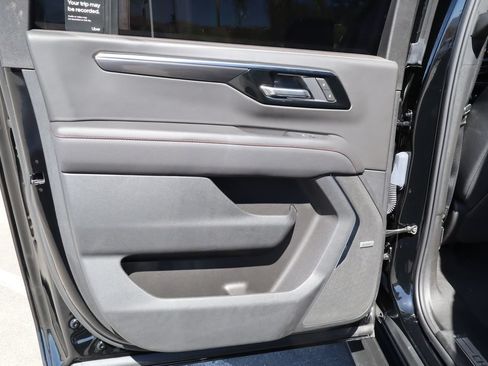 Used 2025 Chevrolet Suburban RST w/ Comfort Package RWD image 36