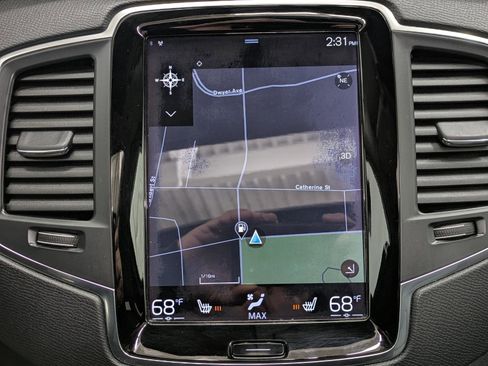 Used 2016 Volvo XC90 T5 Momentum image 8