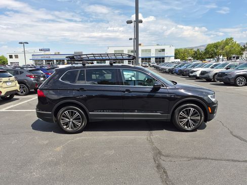 Used 2018 Volkswagen Tiguan SEL AWD/4WD image 2