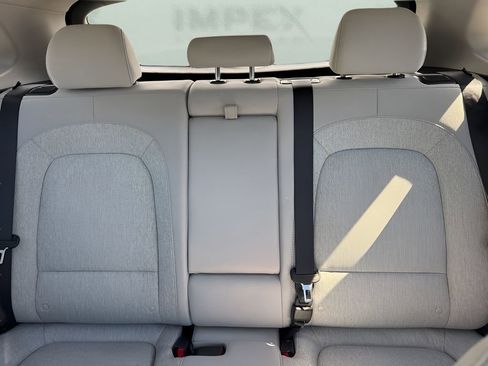 Used 2023 Hyundai Kona SE image 11