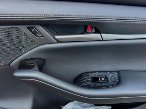 Used 2025 MAZDA MAZDA3 s image 17