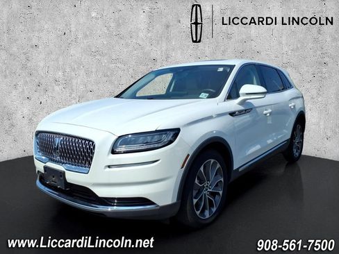 Used 2023 Lincoln Nautilus Reserve w/ Luxury Package AWD/4WD image 3