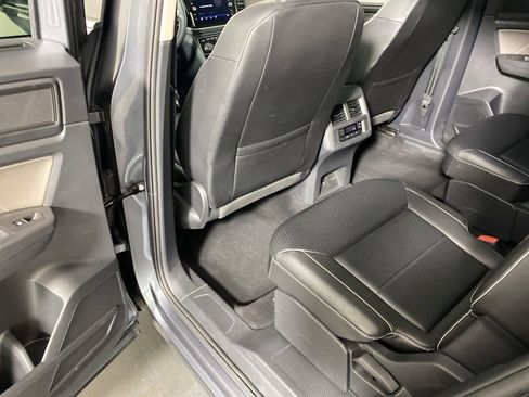 Used 2023 Volkswagen Atlas SE w/ Panoramic Sunroof Package AWD/4WD image 28