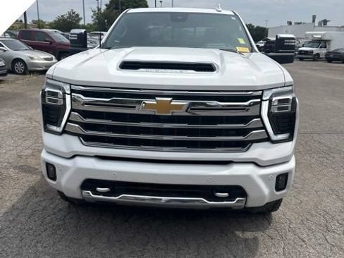 Used 2025 Chevrolet Silverado 3500 High Country w/ High Country Premium Package AWD/4WD image 2