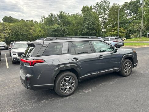 Used 2026 Subaru Outback Premium AWD/4WD image 3