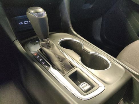 Used 2020 Chevrolet Equinox LT FWD image 26