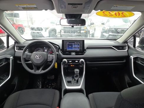 Used 2022 Toyota RAV4 LE image 21