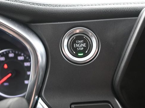 Used 2019 Chevrolet Blazer LT FWD image 22
