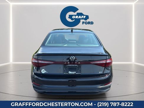 Used 2025 Volkswagen Jetta SE FWD image 9