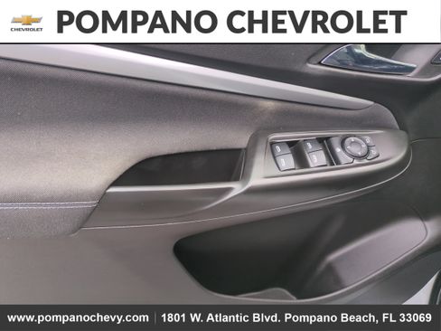 Used 2022 Chevrolet Bolt EUV LT w/ Driver Confidence Package image 18