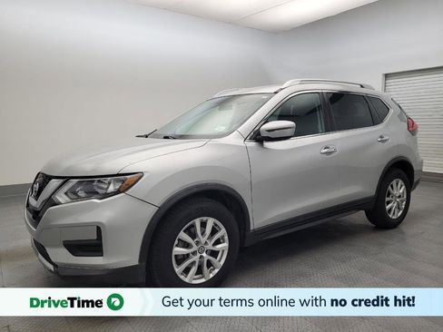 Used 2017 Nissan Rogue SV image 1