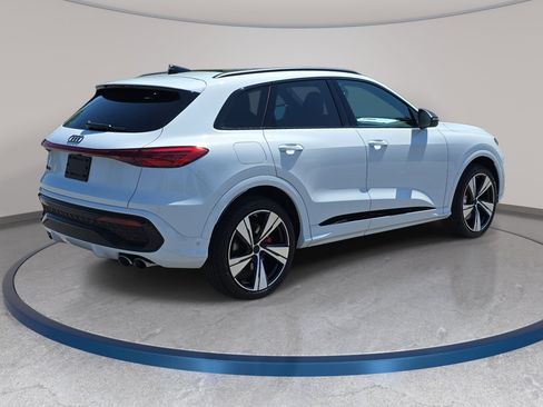 New 2026 Audi SQ5 Premium Plus AWD/4WD image 5