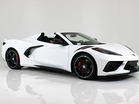 Used 2022 Chevrolet Corvette Stingray Premium Conv w/ Z51 Performance Package RWD image 14