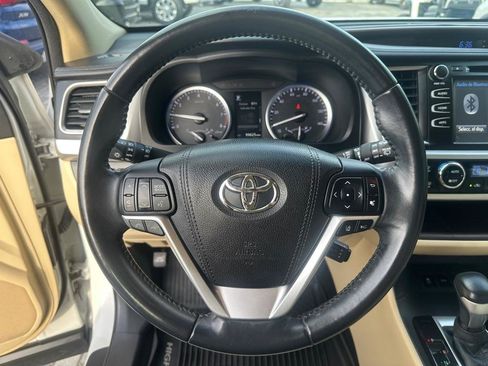 Used 2017 Toyota Highlander XLE FWD image 15