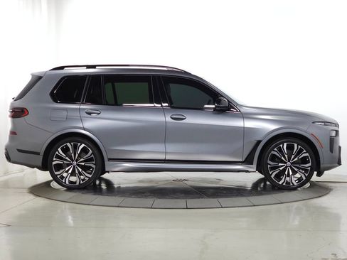 Used 2023 BMW X7 M60i w/ Executive Package AWD/4WD image 11