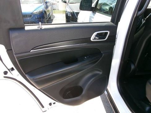 Used 2018 Jeep Grand Cherokee Limited AWD/4WD image 20