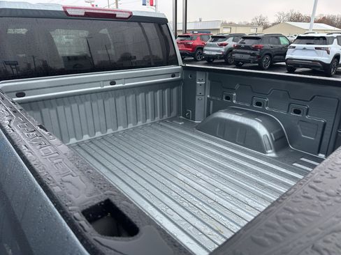 Used 2025 Chevrolet Silverado 1500 LT image 4