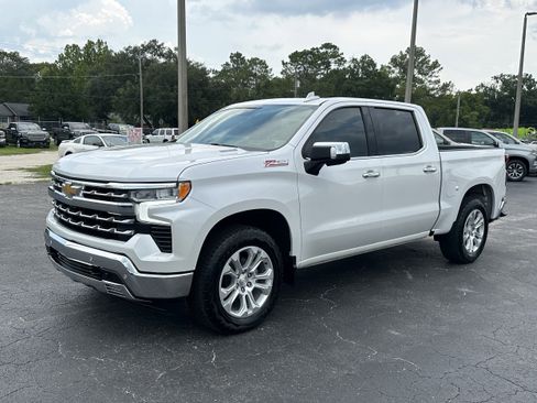 Used 2022 Chevrolet Silverado 1500 LTZ w/ LTZ Premium Package AWD/4WD image 9