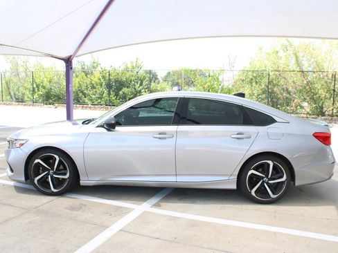 Used 2021 Honda Accord Sport image 2
