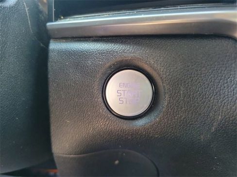 Certified 2025 Kia Sorento S image 32