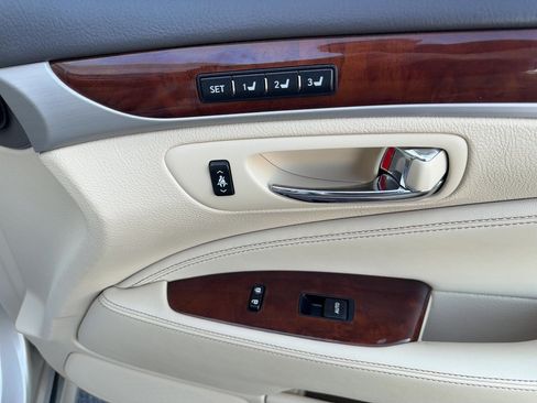 Used 2013 Lexus LS 460 L w/ All-Weather Pkg RWD image 22