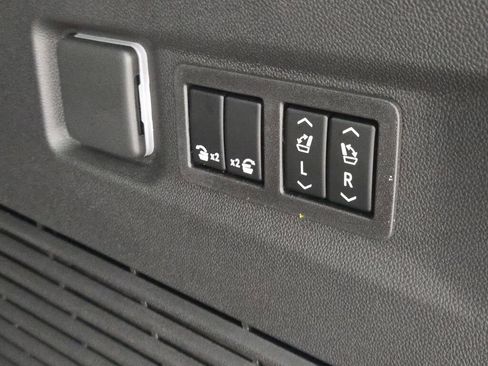 New 2026 GMC Yukon XL Elevation w/ Elevation Premium Package image 21