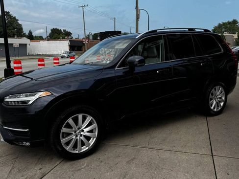 Used 2016 Volvo XC90 T6 Momentum w/ Momentum Plus Package AWD/4WD image 6
