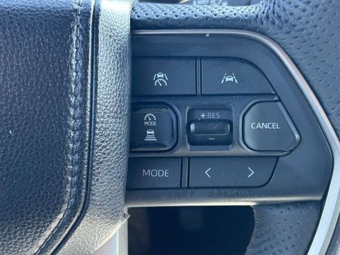 Certified 2025 Toyota Tacoma SR5 image 39