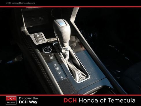 Used 2023 Nissan Kicks SR image 11