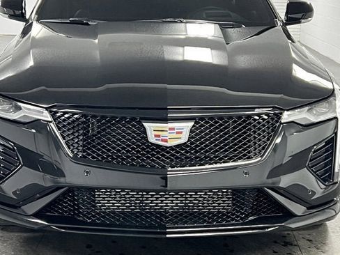 Used 2024 Cadillac CT4 V w/ LPO, ONYX Package image 9