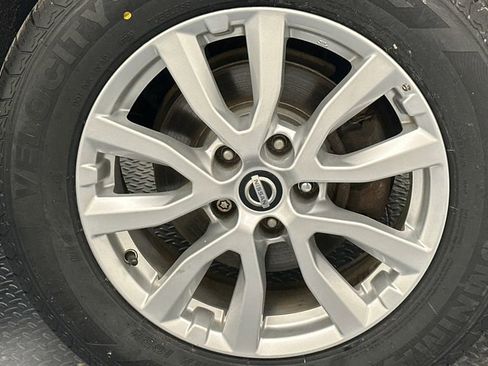 Certified 2017 Nissan Rogue SV image 20