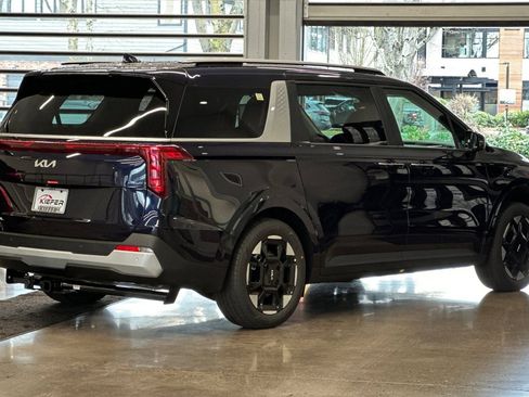 New 2026 Kia Carnival EX image 3