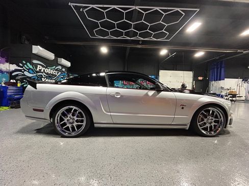Used 2009 Ford Mustang GT image 7