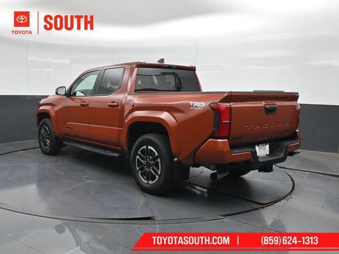 Used 2025 Toyota Tacoma TRD Sport w/ TRD Sport Upgrade Package AWD/4WD image 8