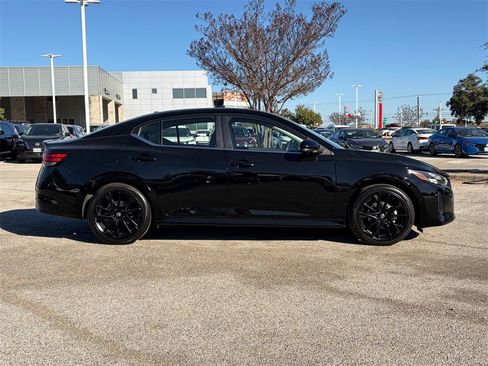 Certified 2025 Nissan Sentra SR w/ SR Premium Package image 4